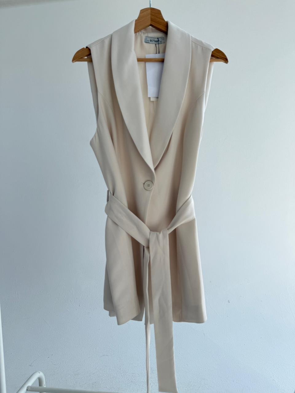 Classic Vest - Amenaa