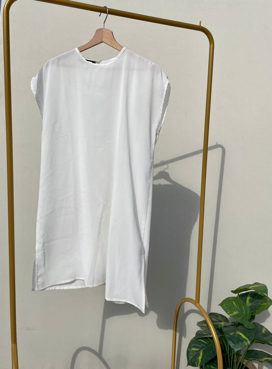 Long Basic Top - White - Amenaa