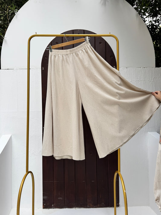 Amenaa Jupe Pantalon skirt and pants hybrid with stylish design, shown in a natural fabric and fit.