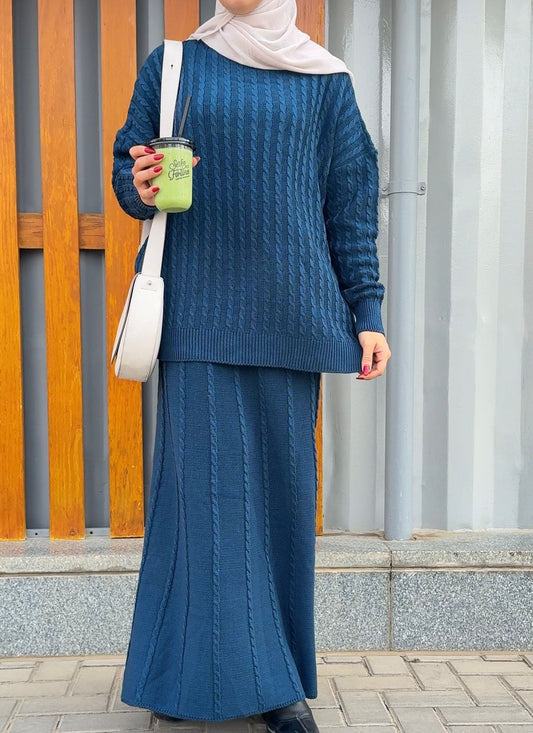 Amenaa knitted set featuring a cozy sweater and matching pants in soft fabric, perfect for casual wear.