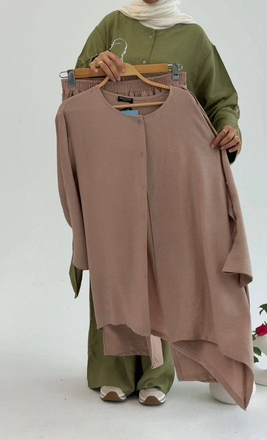 Amenaa Modest Set 1/12/13 featuring a stylish modest outfit displayed on a model, emphasizing elegant design and fabric details.