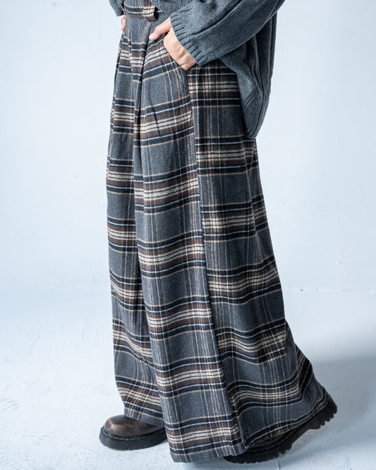 Checked Pants - Amenaa