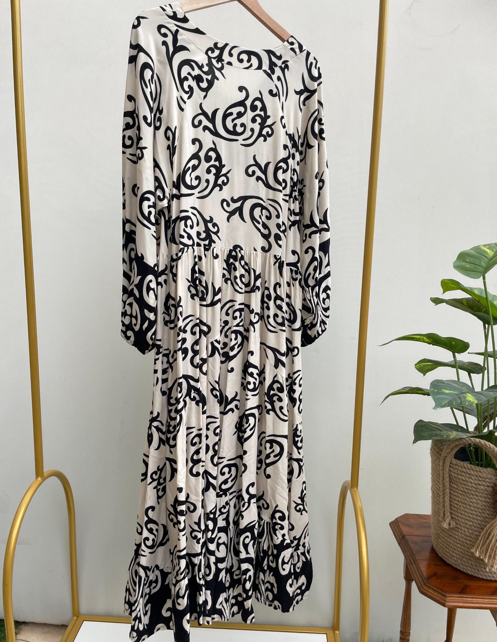 Floral Viscos Dress - Black - Amenaa