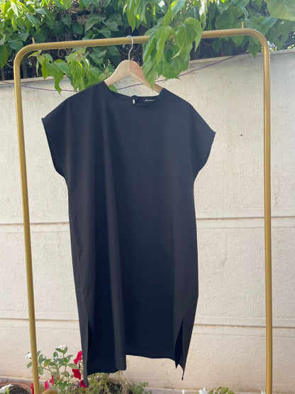 Long Basic Top - Black - Amenaa