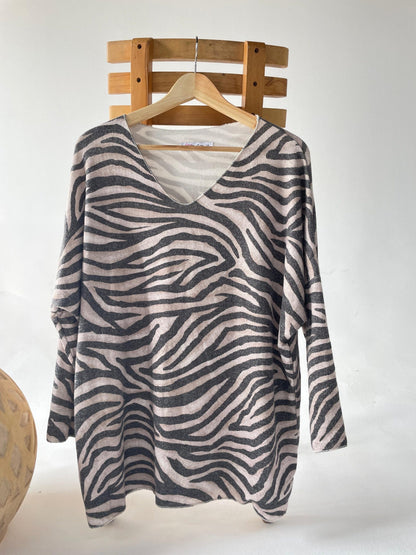 Light Pullover - Black * White - Amenaa