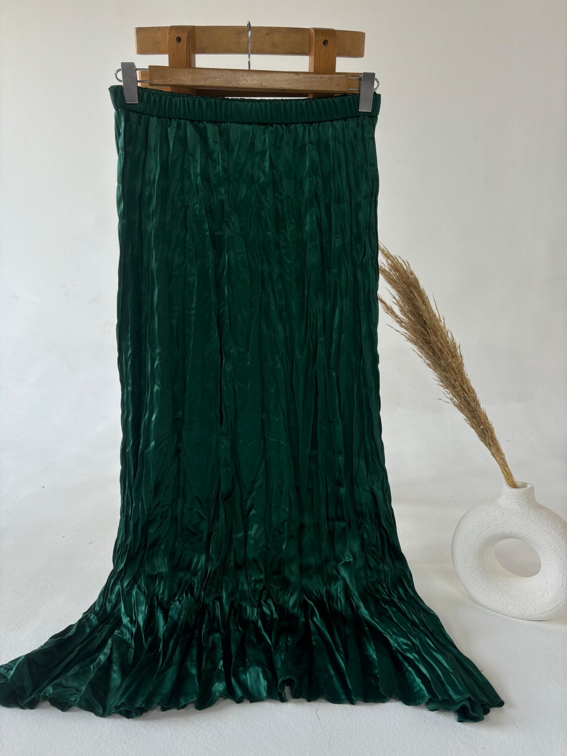 Crushed Skirt - Green - Amenaa
