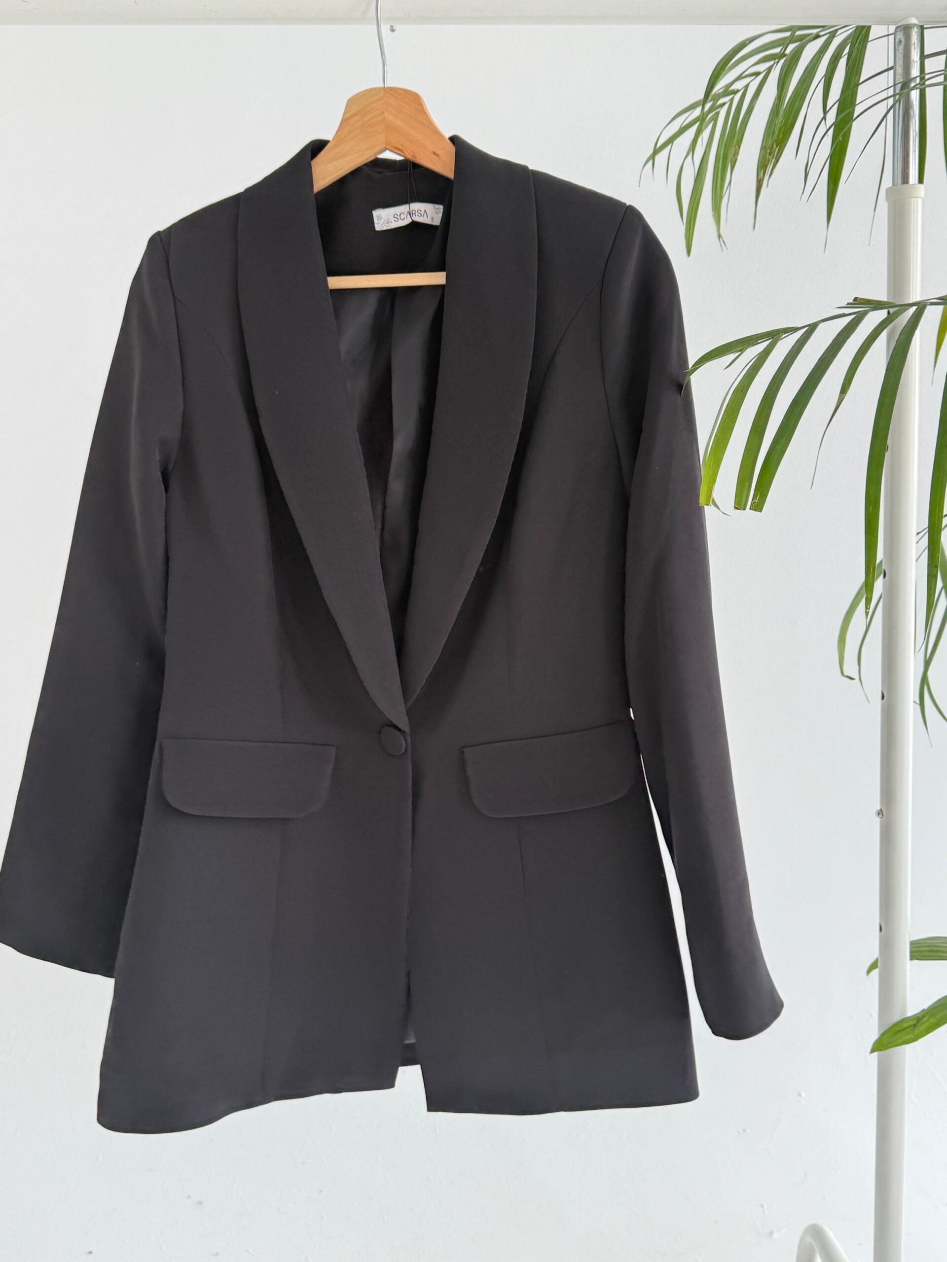 Classic Blazer - Black - Amenaa