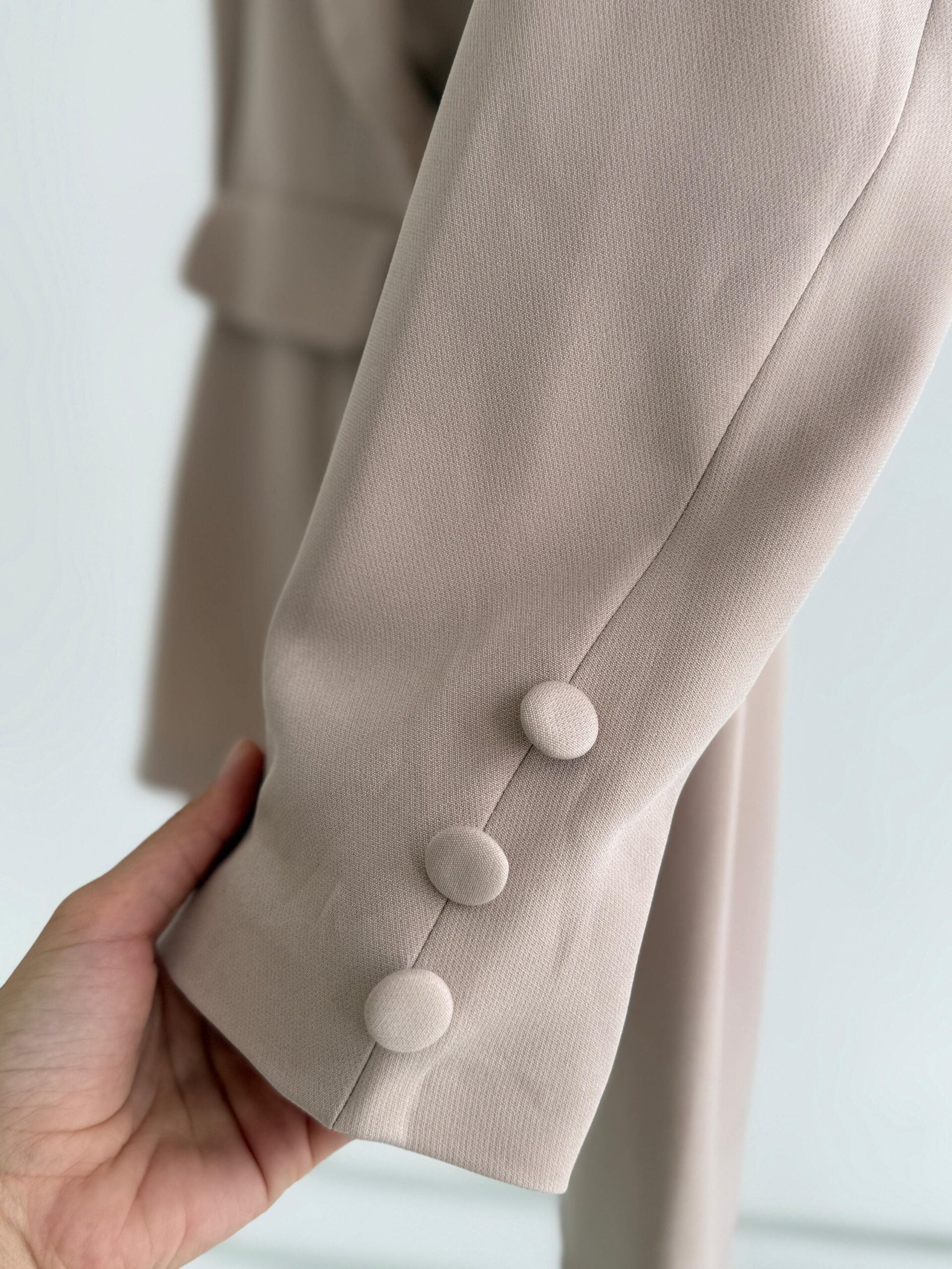 Classic Blazer - Beige - Amenaa