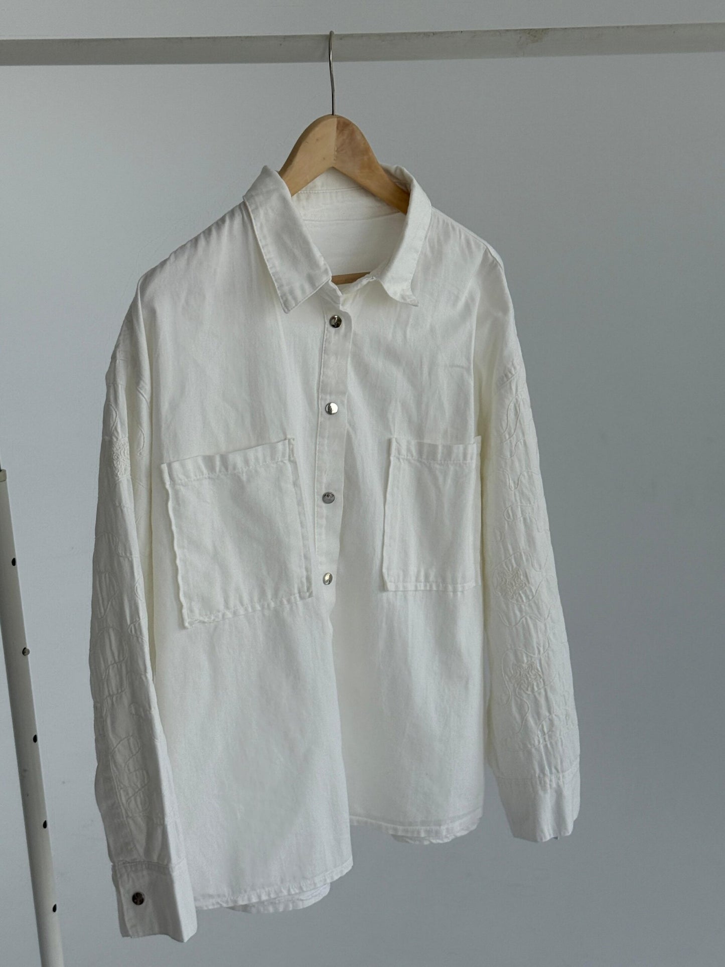 Embroidered Sleeves Shirt - Off White - Amenaa