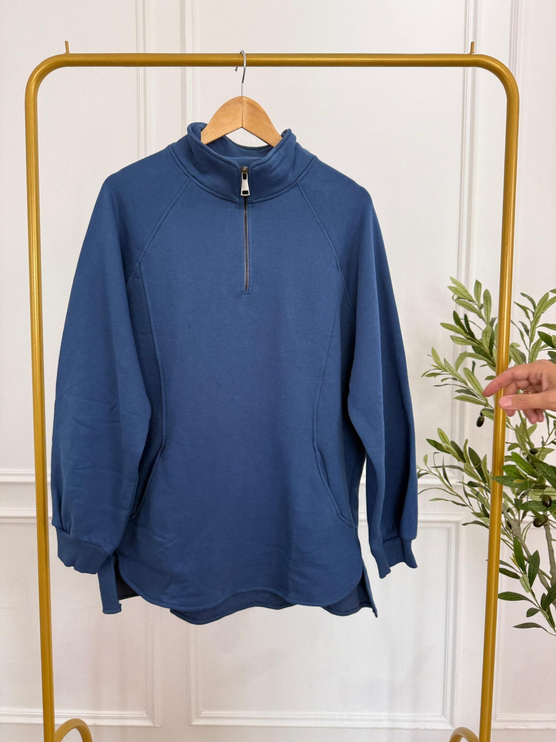 High Nick Sweatshirt - Blue - Amenaa