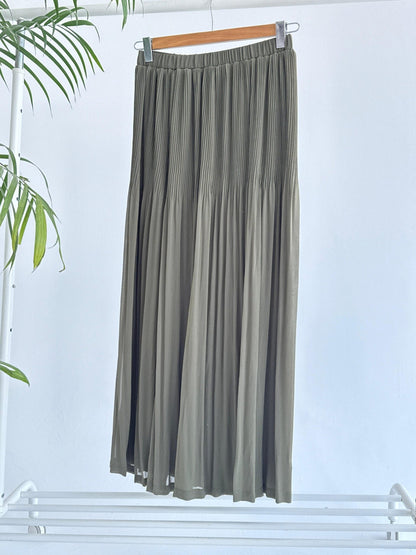 Pleated Skirt - Olive - Amenaa