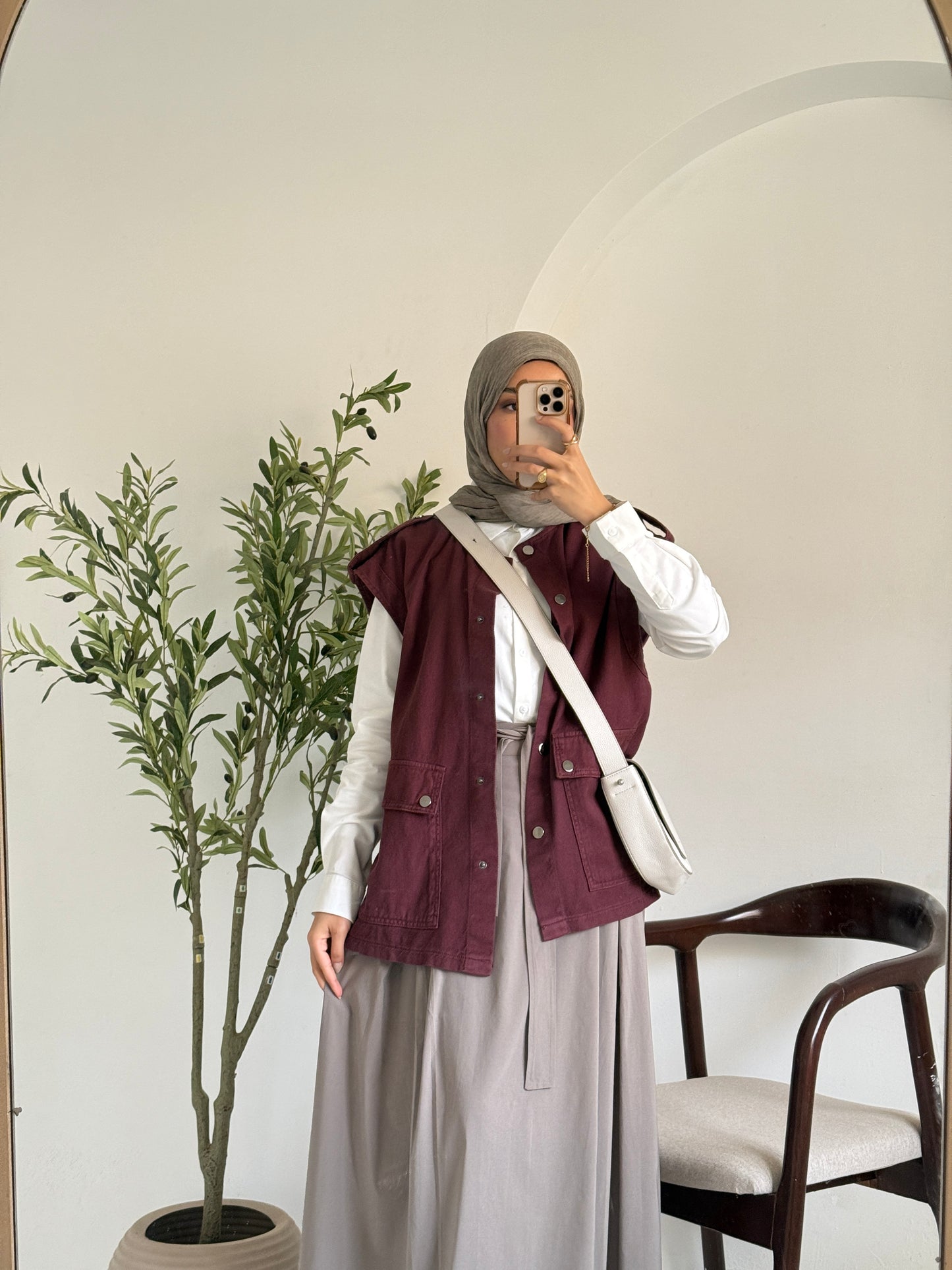 Amenaa new gabardine vest featuring a tailored fit, classic design, and durable fabric, suitable for casual and semi-formal wear.