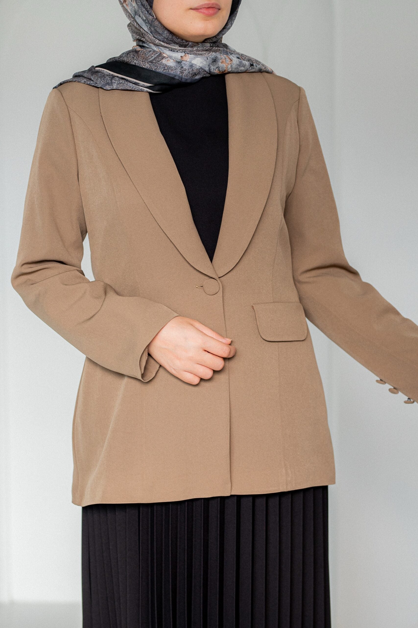 Classic Blazer - Dark Beige - Amenaa