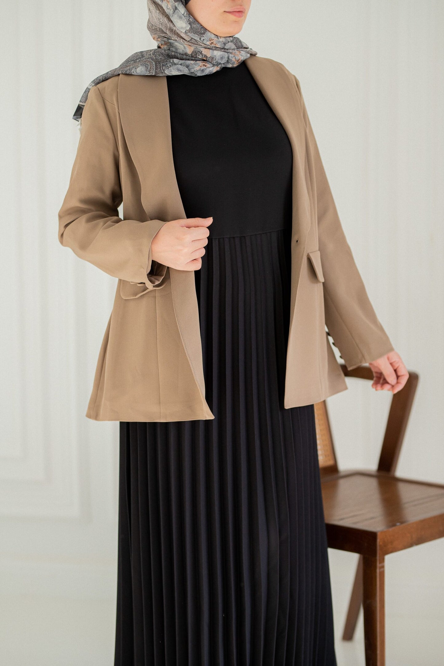 Classic Blazer - Dark Beige - Amenaa