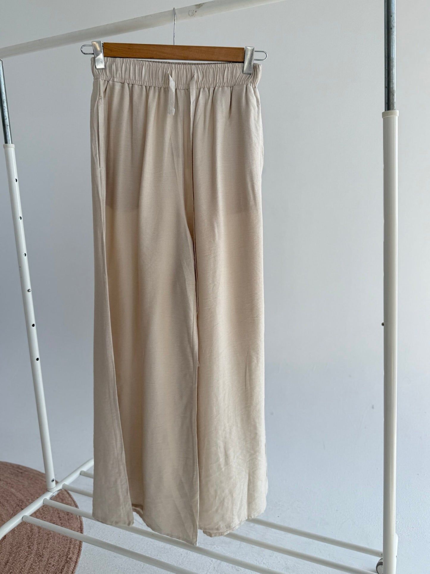 Beige wide leg pants - Amenaa