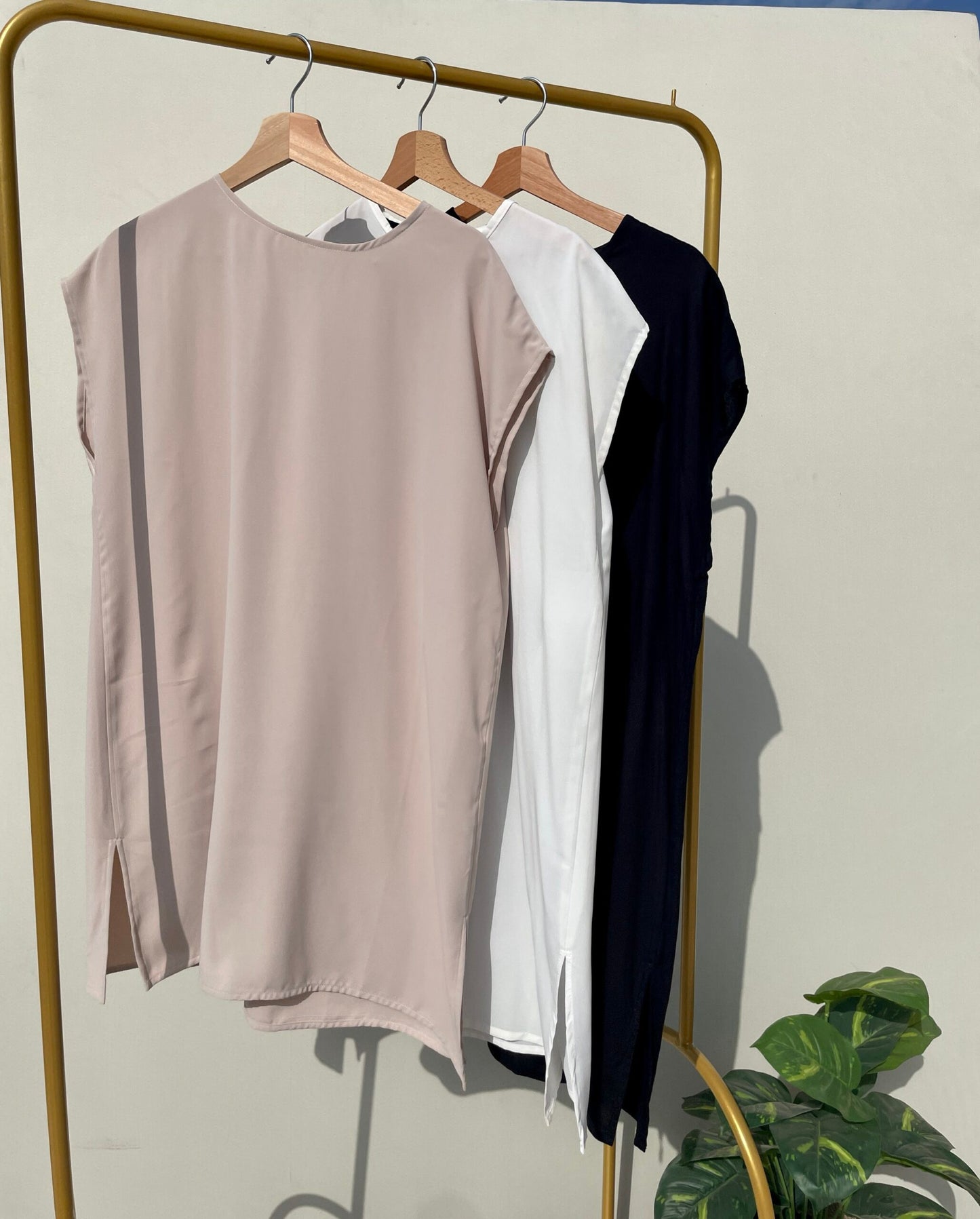 Long Basic Top - Beige - Amenaa