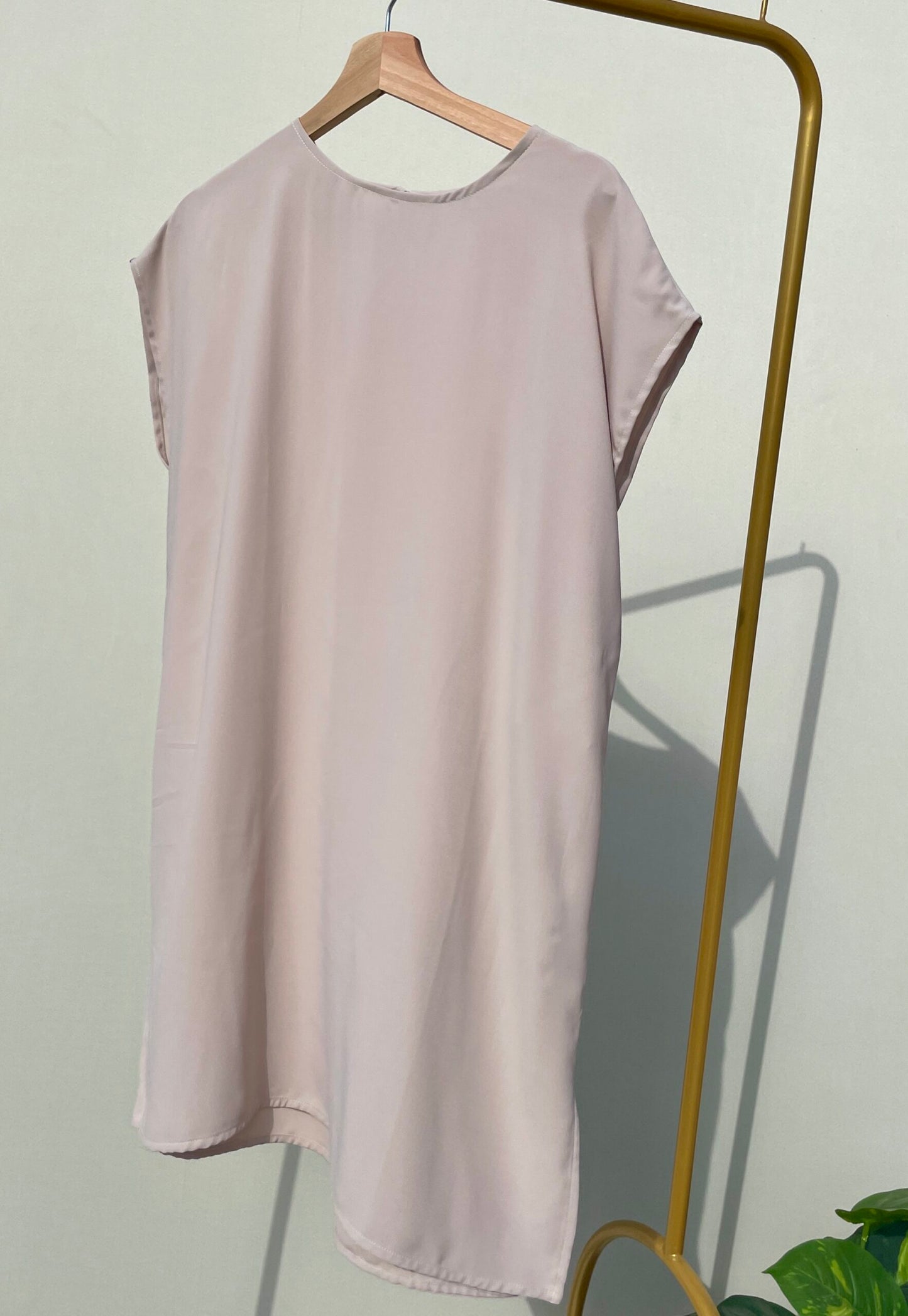 Long Basic Top - Beige - Amenaa