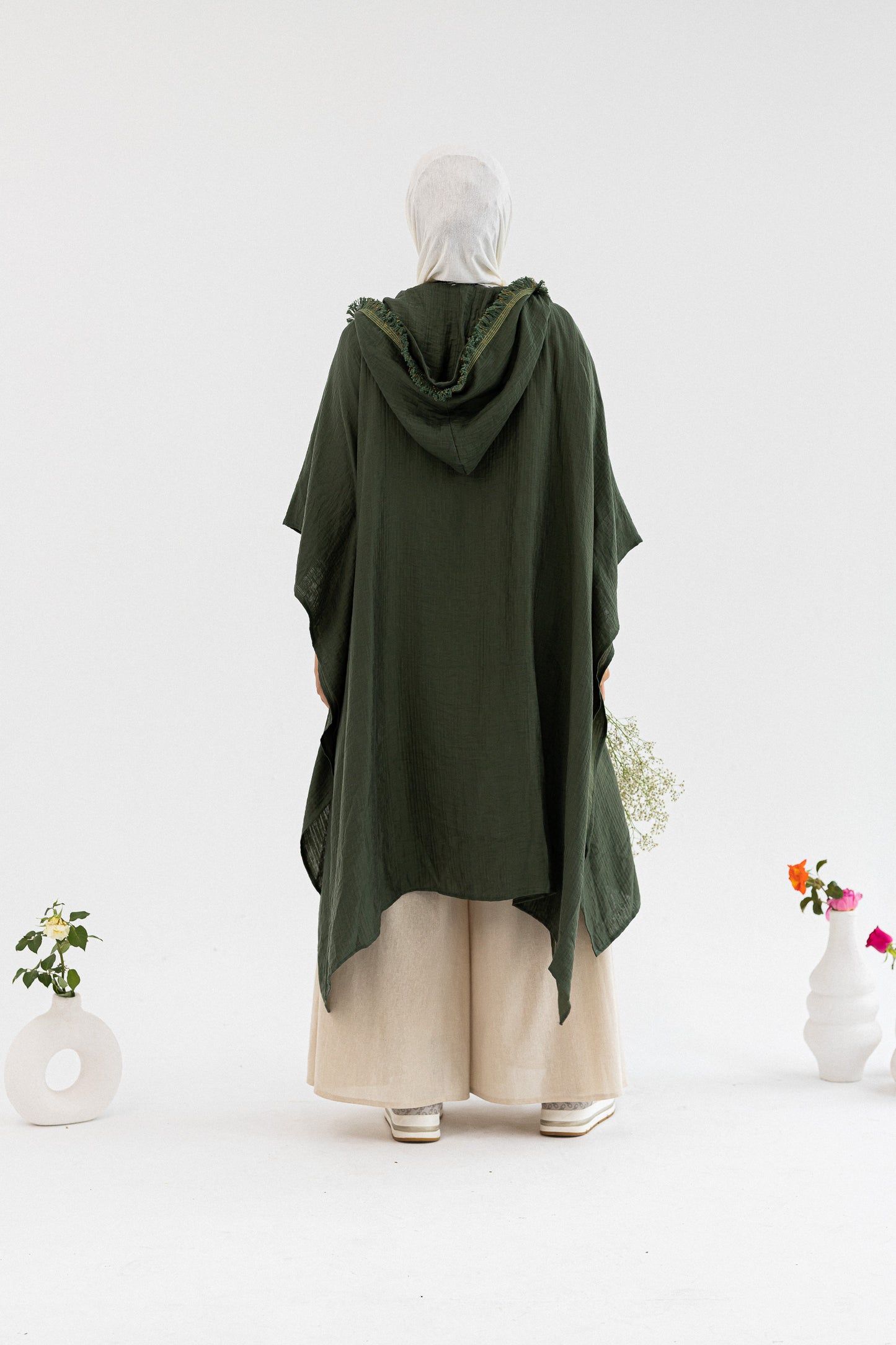 Amenaa summer kimono in size 40/41, featuring lightweight fabric with floral patterns and flowing design for warm weather wear.