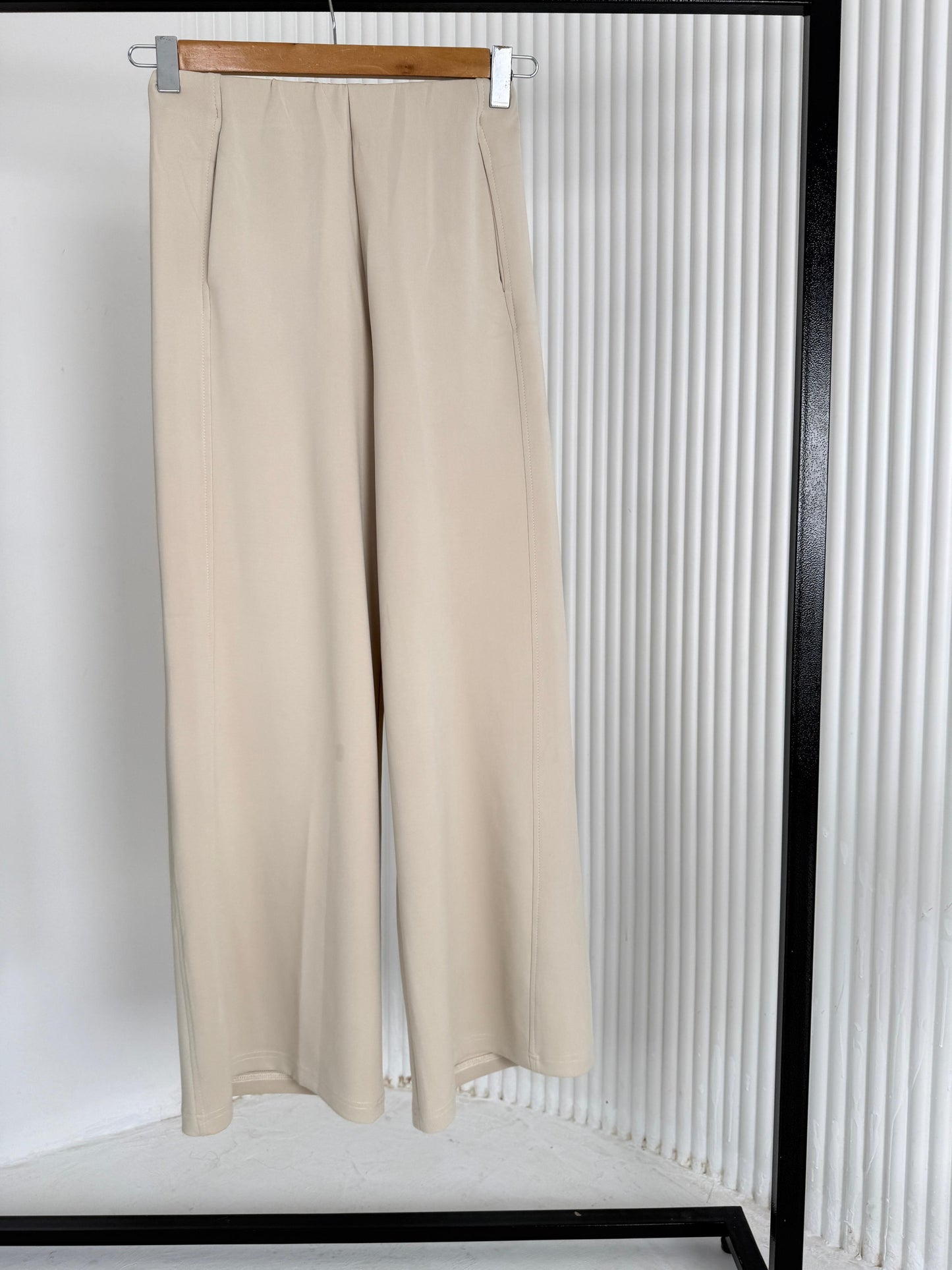 Flow Wide-Leg Pants 8/10/14106