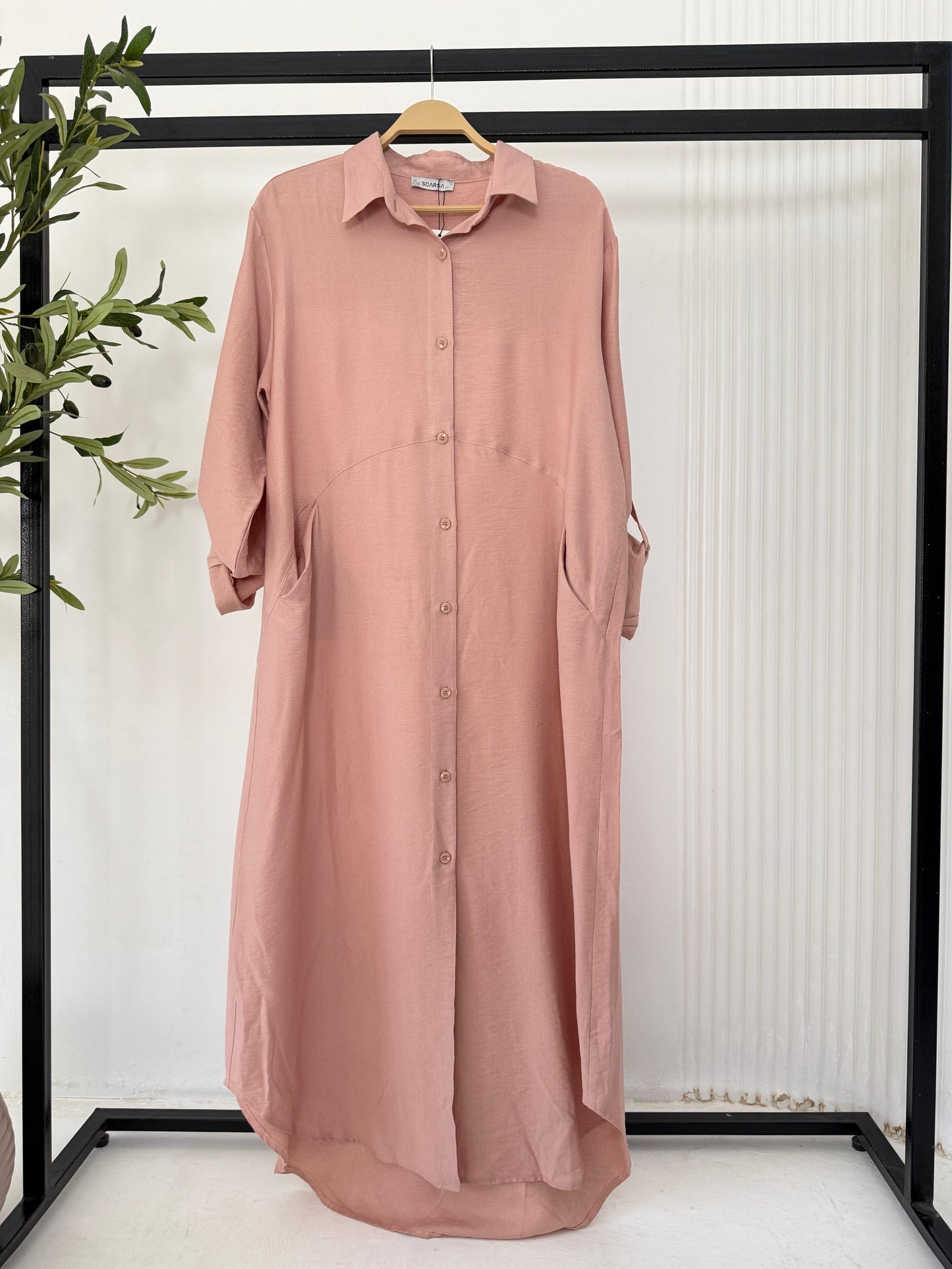 Amenaa shirt dress with short sleeves and button front, stylish casual dress with a relaxed fit and collar.