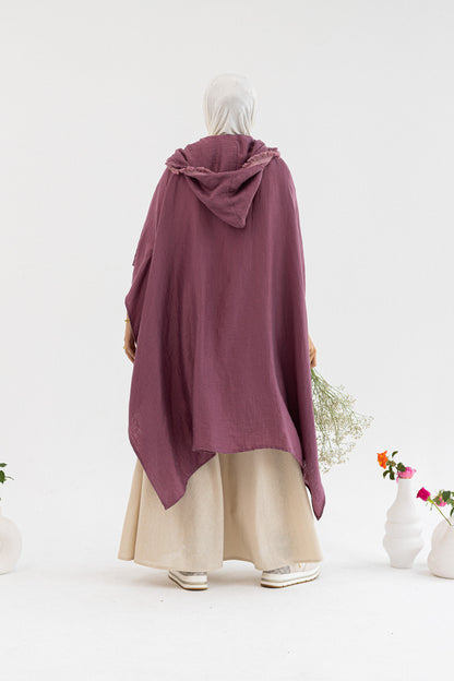 Light summer kimono by Amenaa in size 40/41, featuring a flowy fabric and stylish design perfect for warm weather.