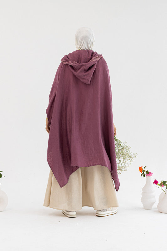 Light summer kimono by Amenaa in size 40/41, featuring a flowy fabric and stylish design perfect for warm weather.