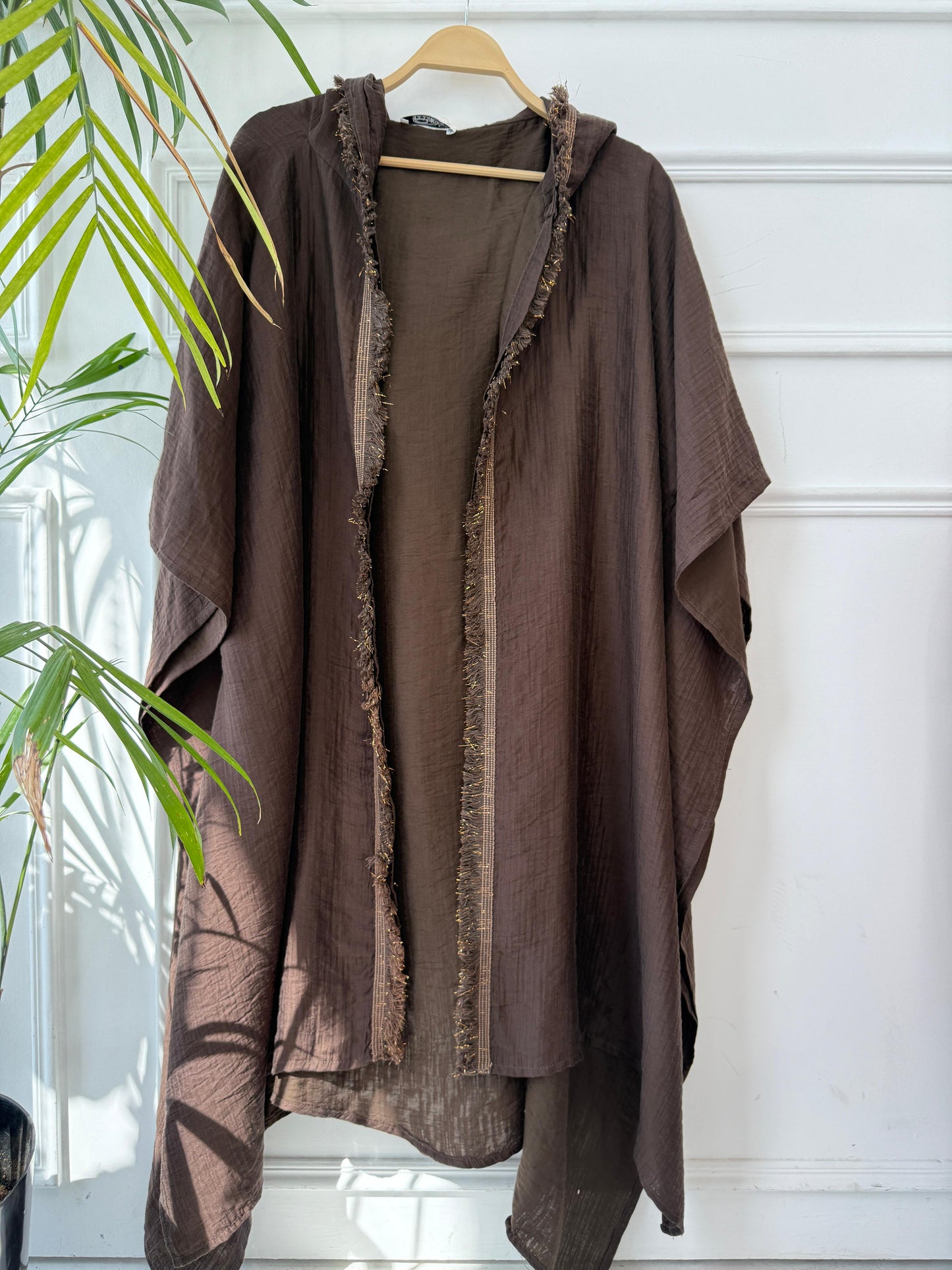 Light summer kimono by Amenaa in size 40/41, featuring a flowy fabric and floral pattern perfect for warm weather wear.