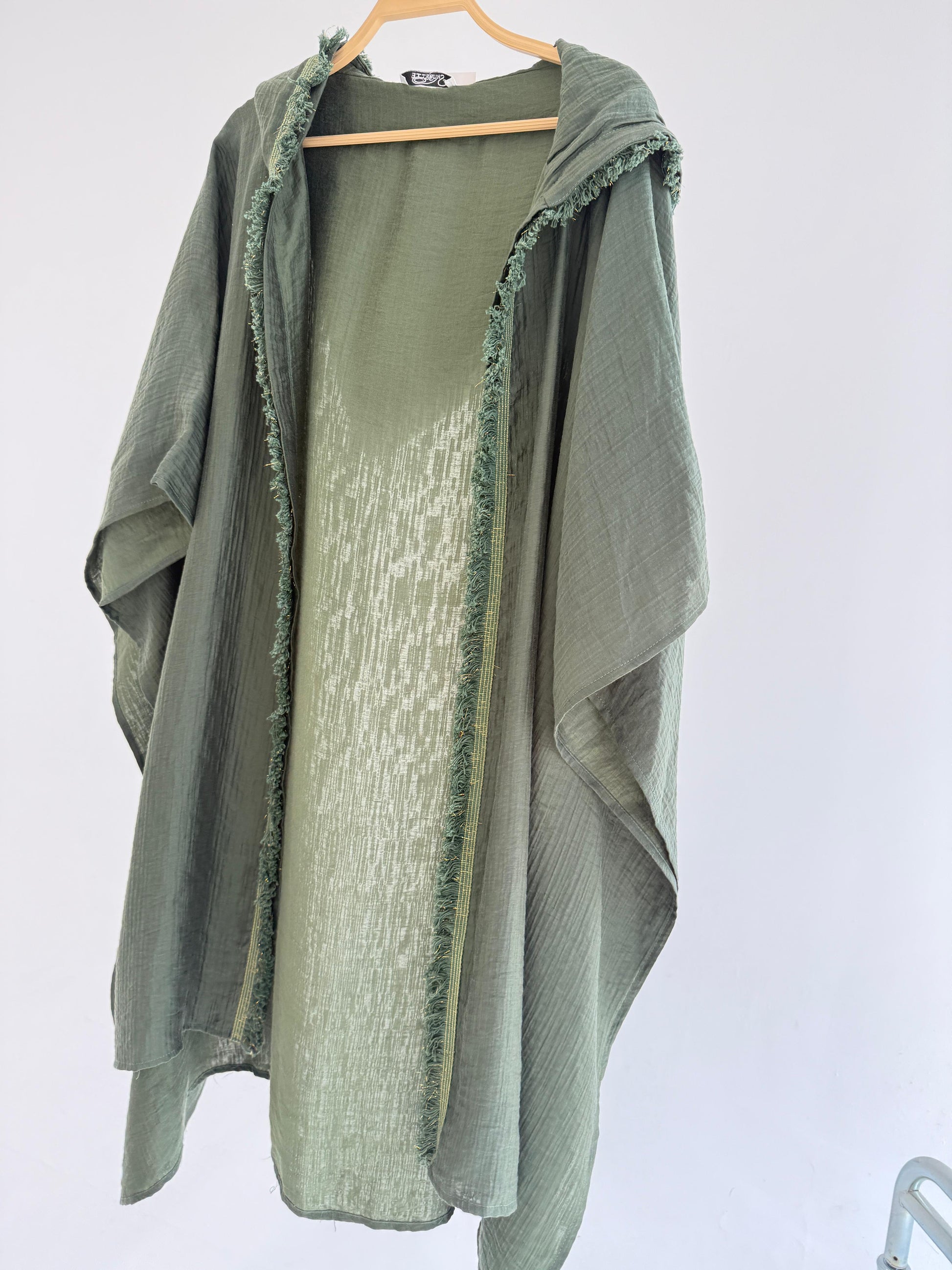 Amenaa summer kimono in size 40/41, featuring lightweight fabric with floral and geometric patterns, perfect for warm weather.