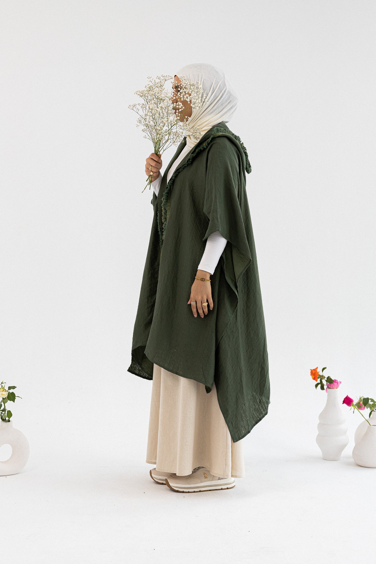 Amenaa summer kimono with floral pattern in size 40/41, lightweight fabric, flowing design, perfect for warm weather.