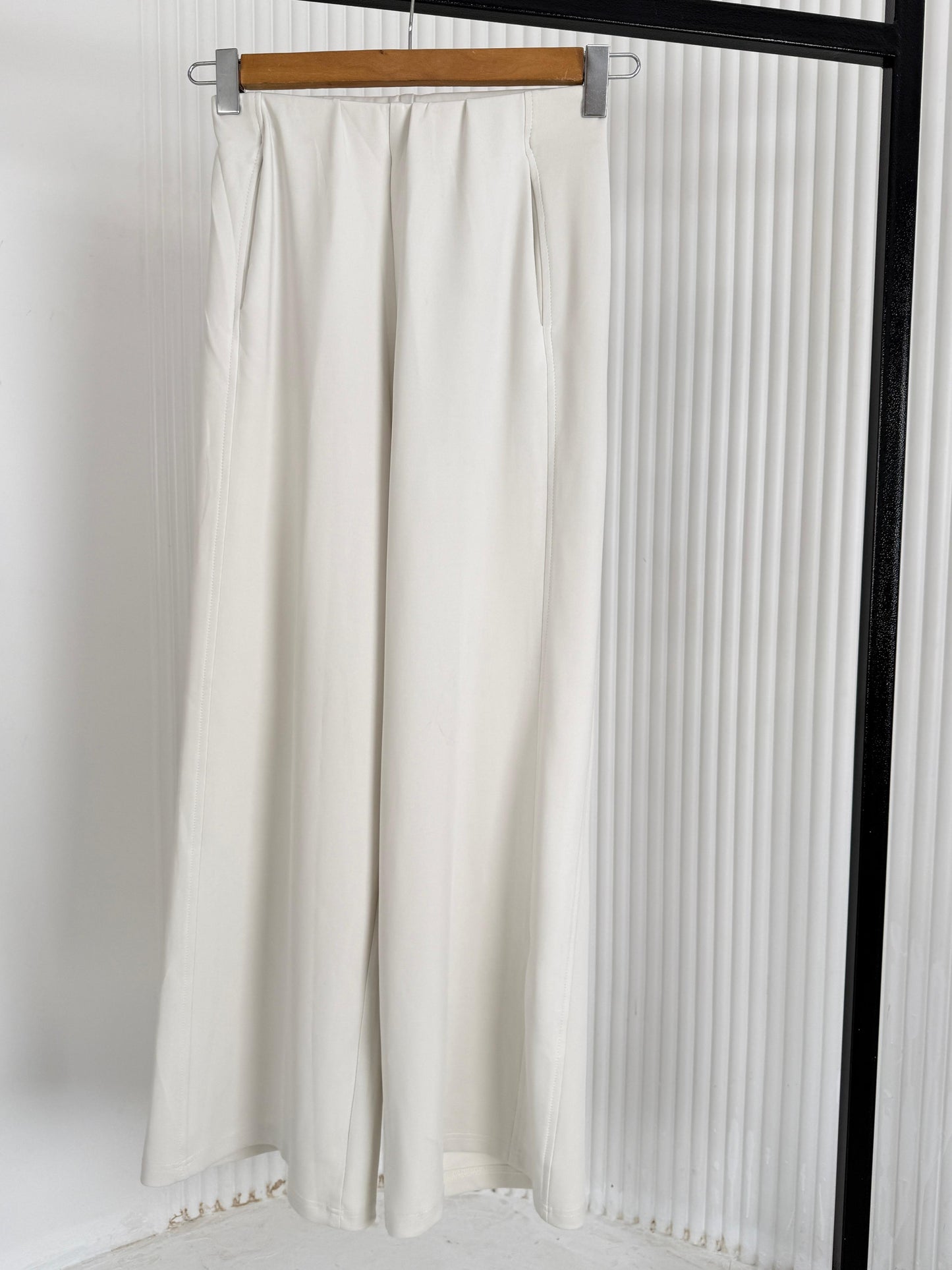 Flow Wide-Leg Pants 8/10/14106