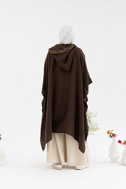 Amenaa summer kimono in size 40/41, featuring lightweight fabric with a floral pattern and open front design.