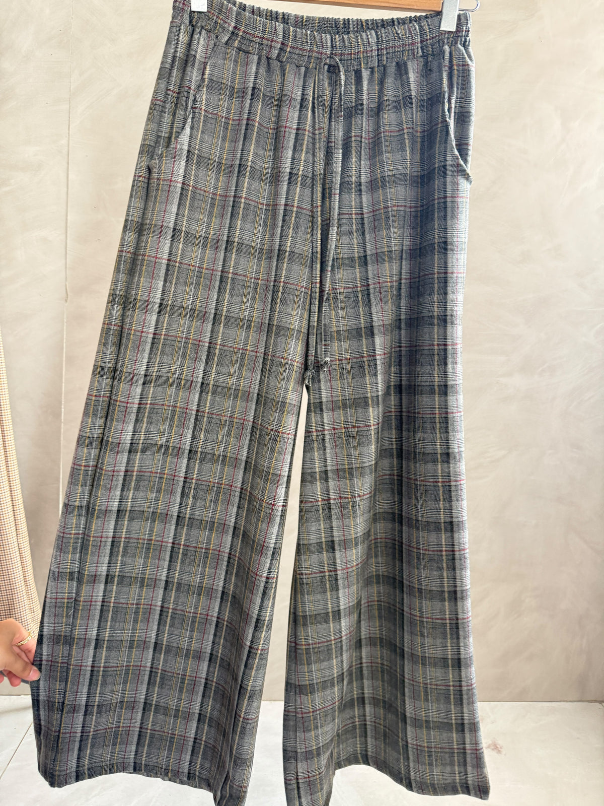 Plaid Wide-Leg Pants - Amenaa