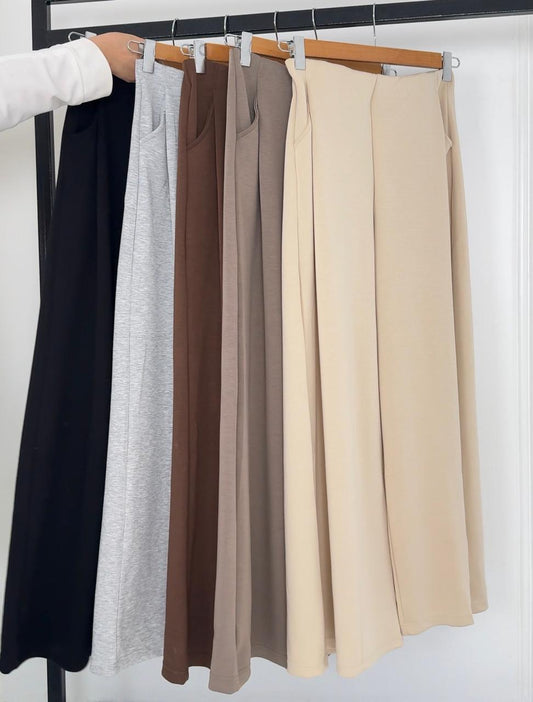 Amenaa Jersey Pants 08/10/4031, comfortable casual pants in soft fabric, shown in a relaxed fit with elastic waistband.