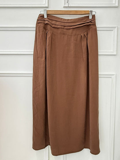 Amenaa new skirt shown in the image, featuring a stylish design with a comfortable fit and fashionable length.