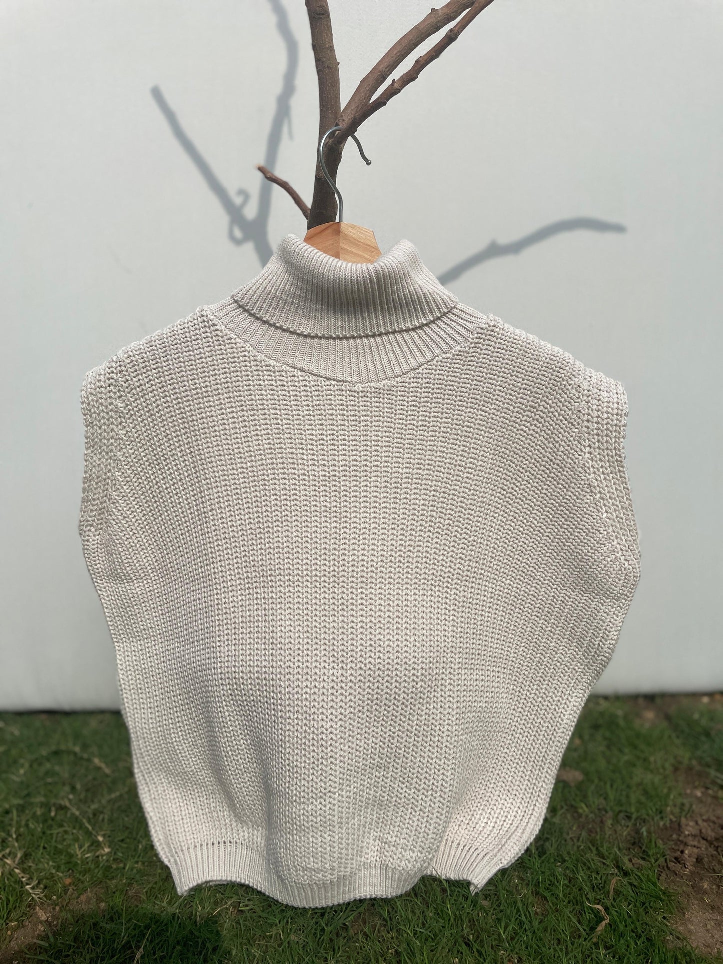 Knitted Vest - Amenaa