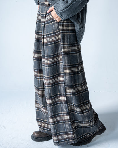Checked Pants - Amenaa